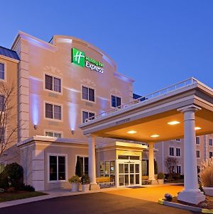 Holiday Inn Express Boston/Milford Hotel, An Ihg Hotel Exterior photo