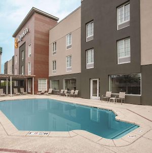 La Quinta Inn & Suites By Wyndham New Cumberland-Harrisburg Exterior photo