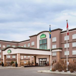 Wingate By Wyndham Calgary Hotel Exterior photo
