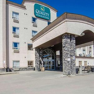 Quality Inn & Suites Grande Prairie Exterior photo