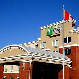 Holiday Inn Express Fort Saskatchewan, An Ihg Hotel Exterior photo