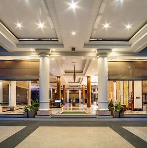 Glenmarie Hotel & Golf Resort Shah Alam Exterior photo