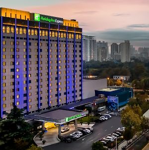 Holiday Inn Express Zhengzhou Zhongzhou Exterior photo