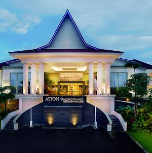 Aston Tanjung Pinang Hotel And Conference Center Exterior photo