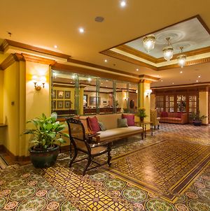 Herald Suites - Multiple Use Hotel Manila Exterior photo