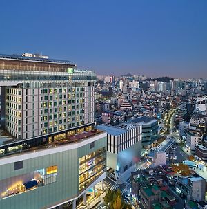 Holiday Inn Express Seoul Hongdae Exterior photo