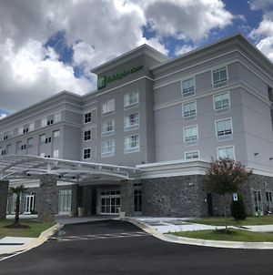 Holiday Inn & Suites - Fayetteville W-Fort Bragg Area, An Ihg Hotel Exterior photo