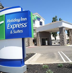 Holiday Inn Express & Suites Brentwood, An Ihg Hotel Exterior photo