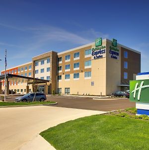 Holiday Inn Express & Suites Findlay North Exterior photo