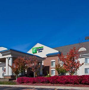 Holiday Inn Express Hotel & Suites Waterford Exterior photo