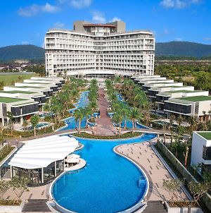 Best Western Premier Sonasea Phu Quoc Hotel Exterior photo