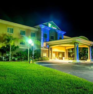 Holiday Inn Express Hotel & Suites Cocoa Exterior photo