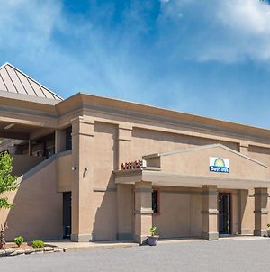 Days Inn By Wyndham Mt. Sterling Mount Sterling Exterior photo