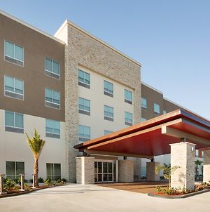 Holiday Inn Express & Suites Mcallen - Medical Center Area Exterior photo
