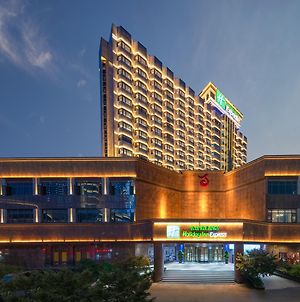 Holiday Inn Express Nanchang Bayi Square Exterior photo