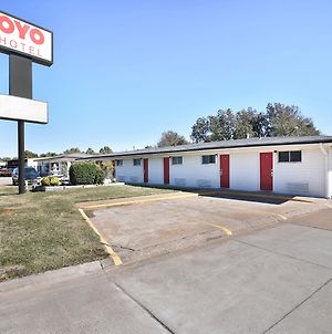 Oyo Hotel Mcalester Ok S Main St Exterior photo