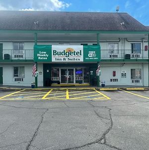 Budgetel Inn And Suites - Louisville Exterior photo