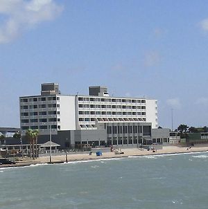 Radisson Corpus Christi Beach Hotel Exterior photo