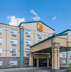 Super 8 By Wyndham Red Deer City Centre Motel Exterior photo