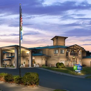 Holiday Inn Express Hotel & Suites Arcata/Eureka-Airport Area, An Ihg Hotel McKinleyville Exterior photo