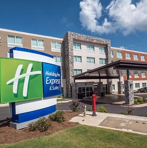 Holiday Inn Express & Suites - Commerce, An Ihg Hotel Exterior photo