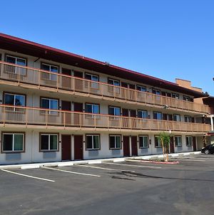Red Roof Inn & Suites Sacramento North Exterior photo