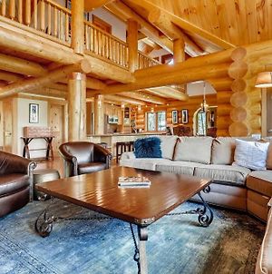 Highlands Treehouse With Shuffleboard & Private Hot Tub! Golf Course And Mountain Views! Villa Breckenridge Exterior photo