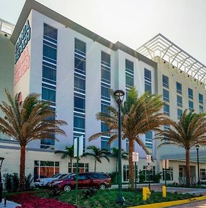 Hotel Dello Ft Lauderdale Apt, Tapestry Collection By Hilton Dania Beach Exterior photo