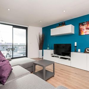 Central Penthouse With Balcony & Parking! Apartment Liverpool Exterior photo