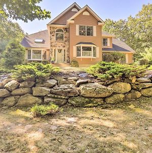 Secluded Retreat Less Than 7 Mi To Camelback Resort! Stroudsburg Exterior photo