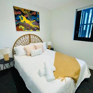 Comfy Unit In Front Of Crown With Free Parking Apartment Melbourne Exterior photo