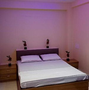 Oyo 91797 Welcome Stay Room Surat Exterior photo