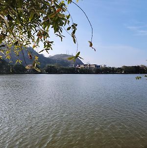 Kurunegala, Scenic Accommodation In Walking Distance To Kurunegala Town Center. Exterior photo