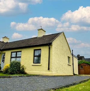 Garden Holiday Cottage By Trident Holiday Homes Clogheen Exterior photo