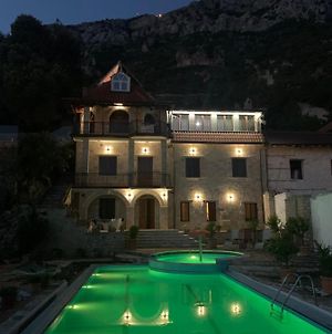 Villa Celaj “The Castle” Kruje Exterior photo