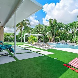 Villalee-Jungle Palm Island White Marble Pool Area Miami Exterior photo