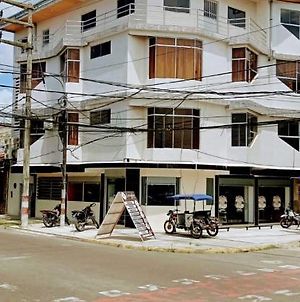 Alojamiento Everglow Hotel Iquitos Exterior photo