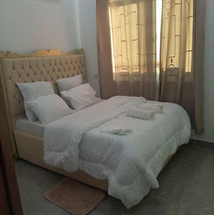 A Lovely 1- Bedroom Private Studio Dar es Salaam Exterior photo