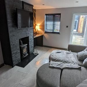 Cosy Property With Log Burner And Sky Sports Tv Oakham Exterior photo