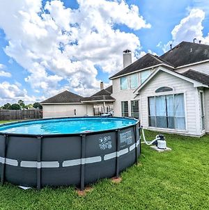 Pool Escape With Heated Pool Game Room Backyard Grill Outdoor Games Netflix Wine Houston Exterior photo