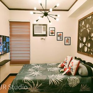 Centropolis Queen Bed Suite- Modern Posh Style Manila Exterior photo