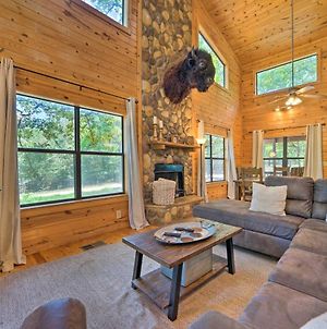 Picturesque Broken Bow Cabin With Hot Tub And Deck! Villa Exterior photo