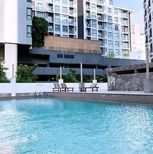 Watana Hotel Bangkok Exterior photo