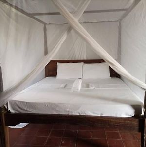 Private Furnished Rooms For Short Stays Ukunda Exterior photo