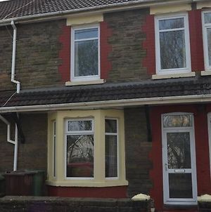 Entire 3 Bedroom House Near Caerphilly Station Exterior photo