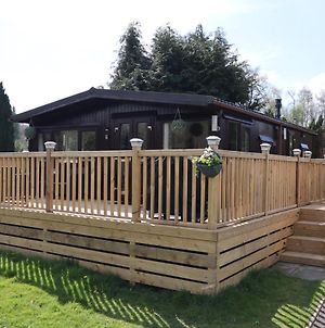 Heddfan, Luxury 3 Bedroom Timber Lodge, Caer Beris Holiday Park, Builth Wells Exterior photo