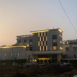The Stella Hotel & Resort Ludhiana Exterior photo