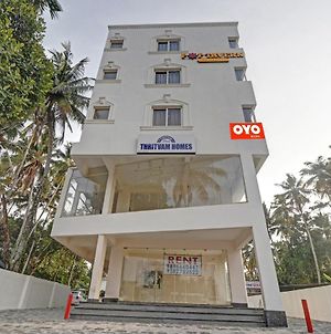 Oyo Poptavern Premium Hotel Thiruvananthapuram Exterior photo