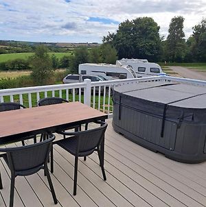 Kingfisher 2 Bed With Private Use Of Your Own Hot Tub-New 2022 Hotel Grampound Exterior photo