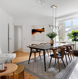 Two-Bedroom Apartment In The Iconic Historical Part Of Copenhagen Exterior photo